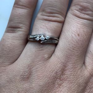 Size 7 ring, 10k with 3 diamonds